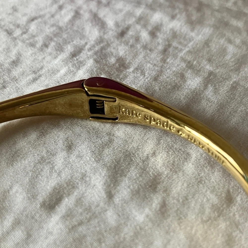 Kate Spade:Multi-Stone Frog& Flower HingedCuff Bracelet- Gold Tone-Missing stone - Picture 14 of 16